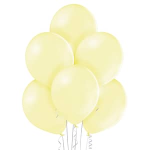 Balony w delikatnym, żółtym kolorze